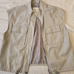 Bagatelle Women's Tan Vest with Snap Pockets